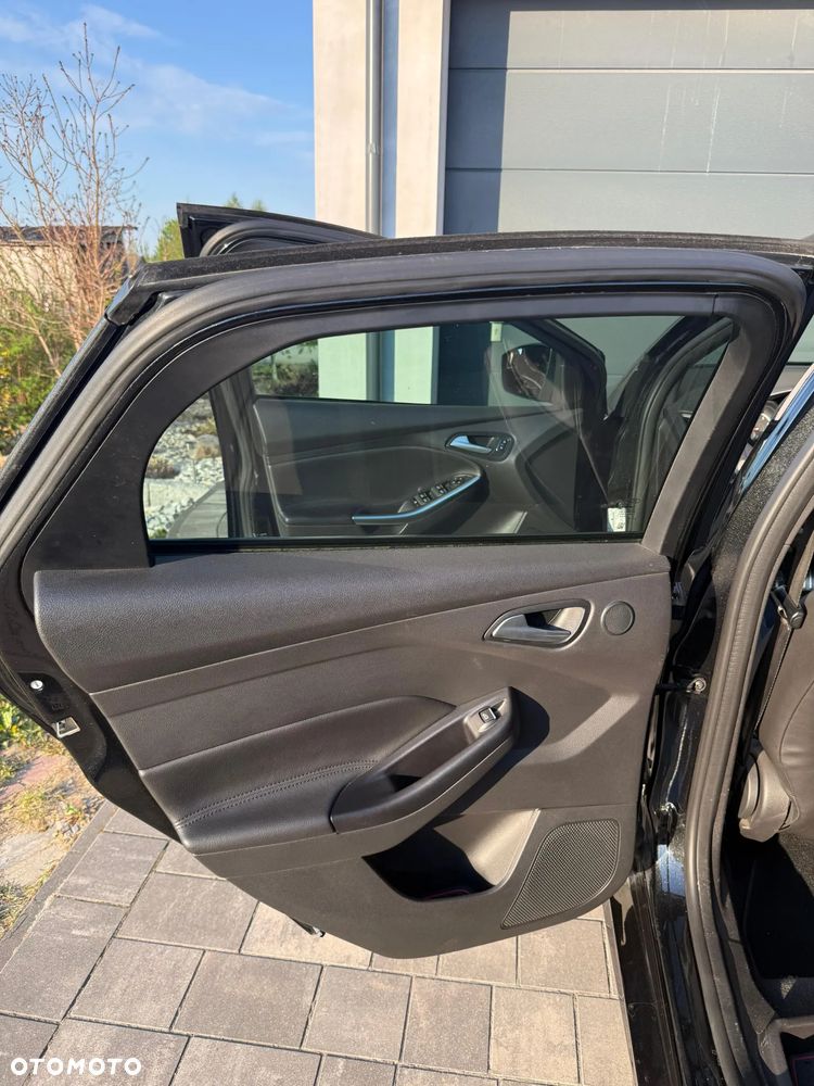 Ford Focus 2.0 EcoBoost ST - 24