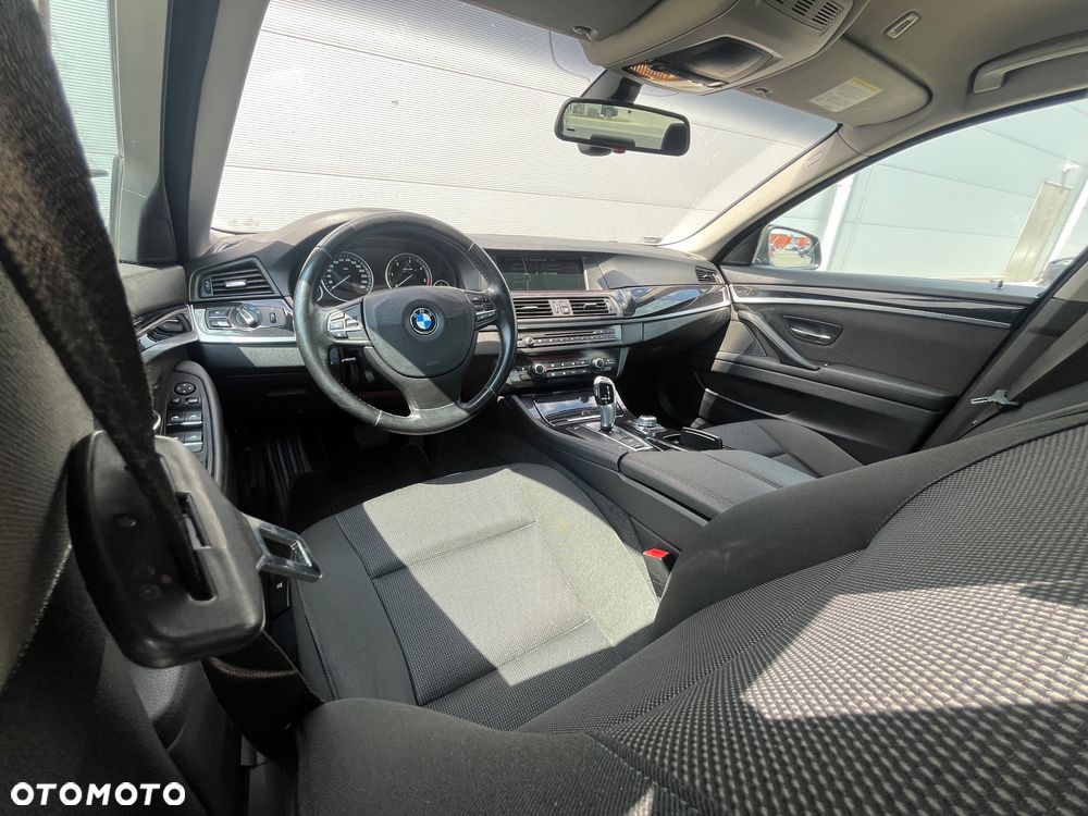 BMW Seria 5 520d Luxury Line - 9
