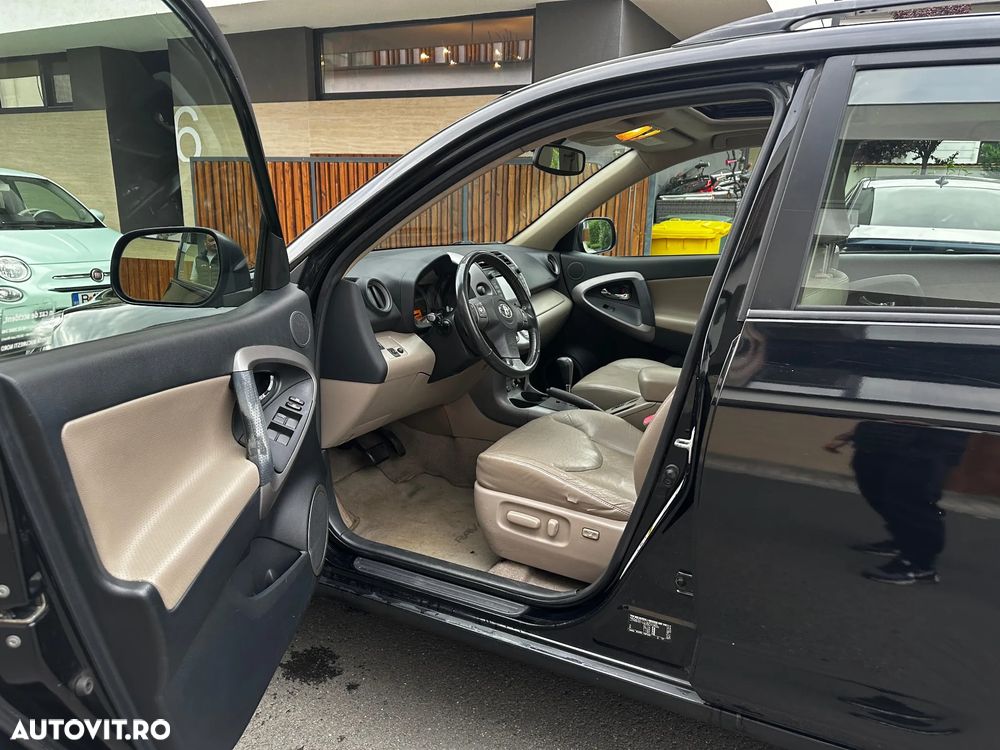 Toyota RAV4 2.0 Aut Luxury City - 9