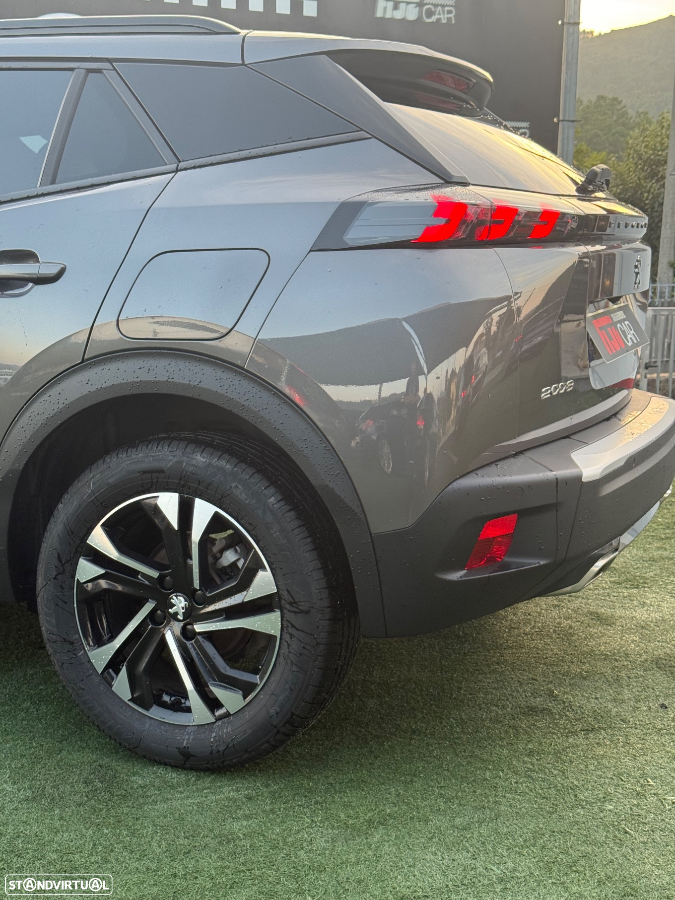 Peugeot 2008 1.2 PureTech Allure - 6