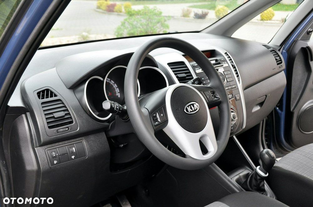 Kia Venga - 22
