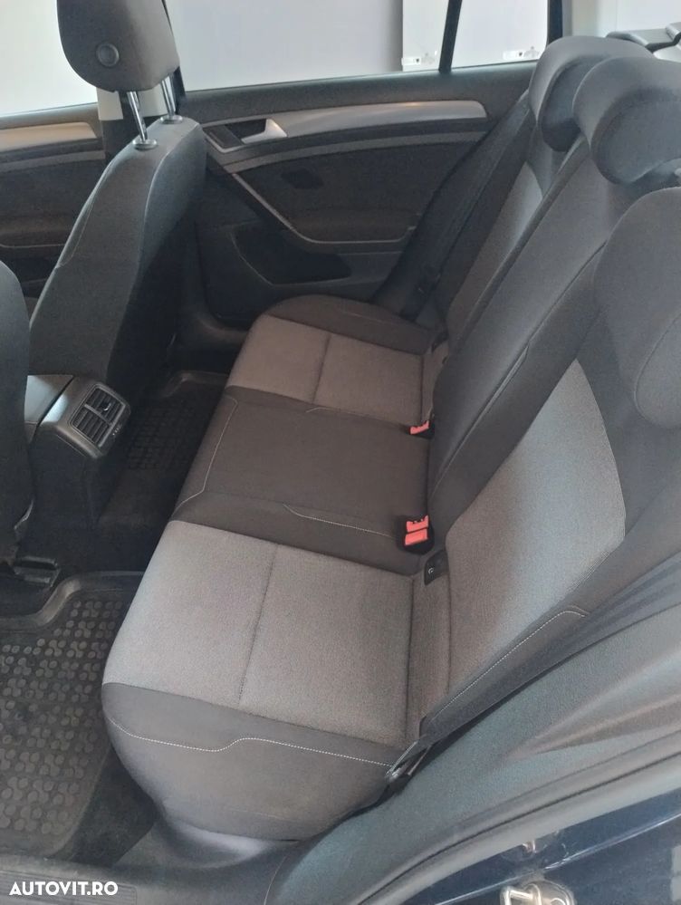 Volkswagen Golf 1.6 TDI BlueMotion Technology Comfortline - 17