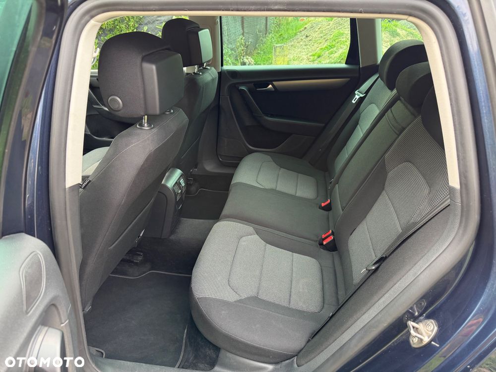 Volkswagen Passat 2.0 TDI Comfortline - 7