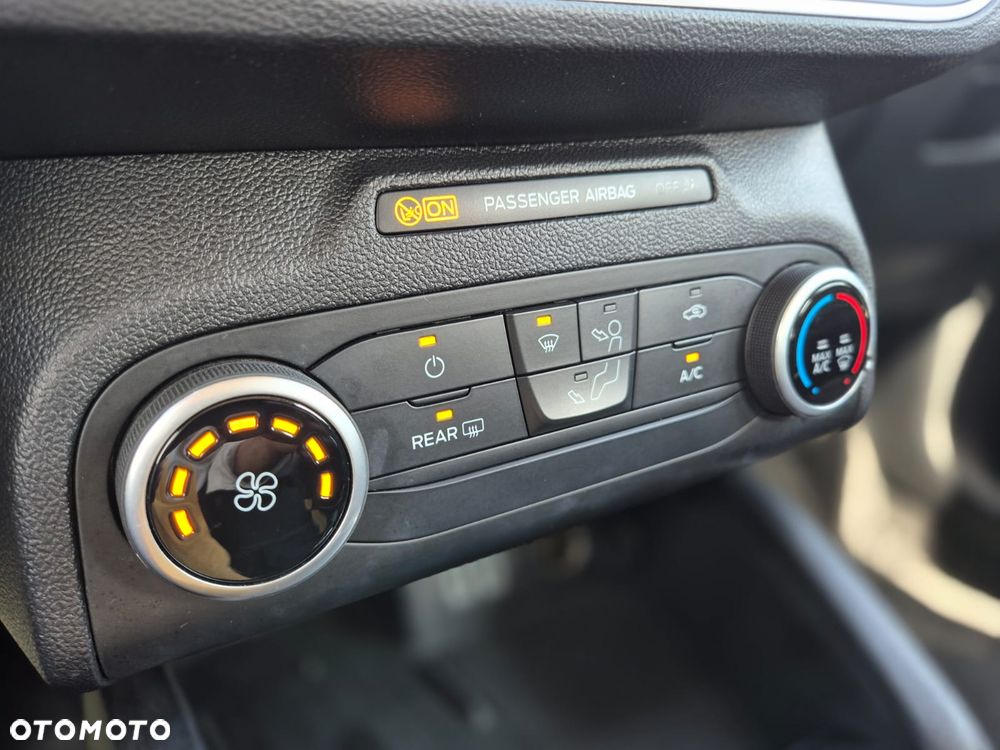 Ford Focus 1.0 EcoBoost mHEV Connected - 19