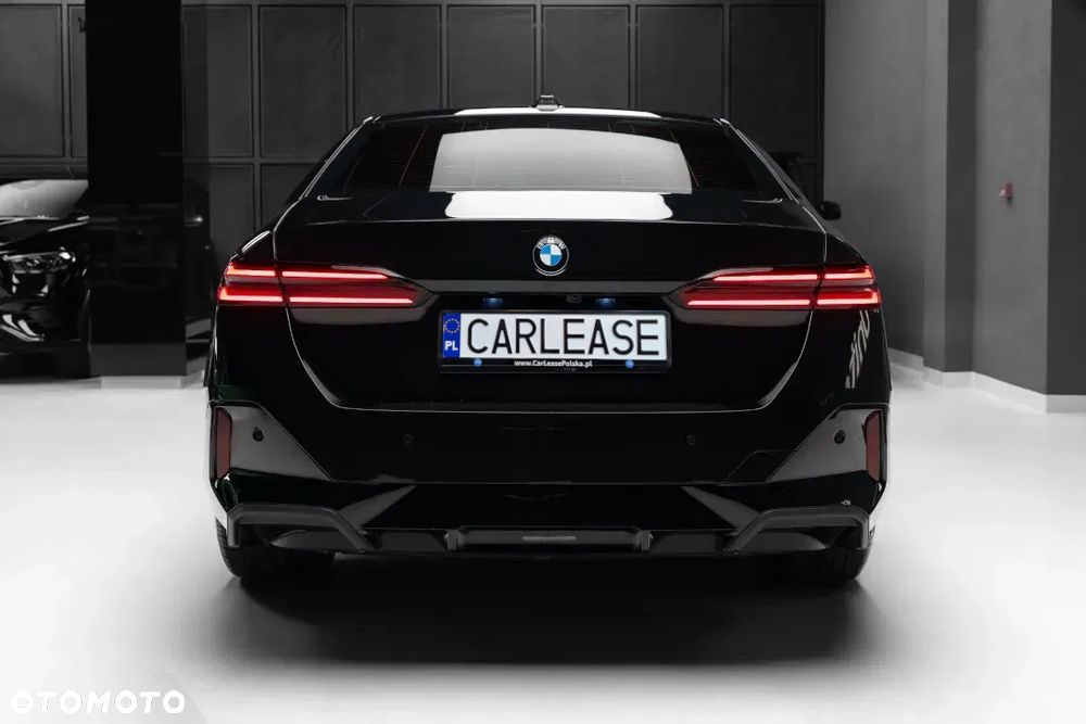 BMW Seria 5 520i mHEV - 10