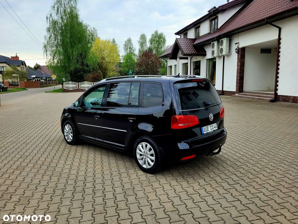 Volkswagen Touran 1.6 TDI DPF BlueMotion Technology DSG Highline - 8