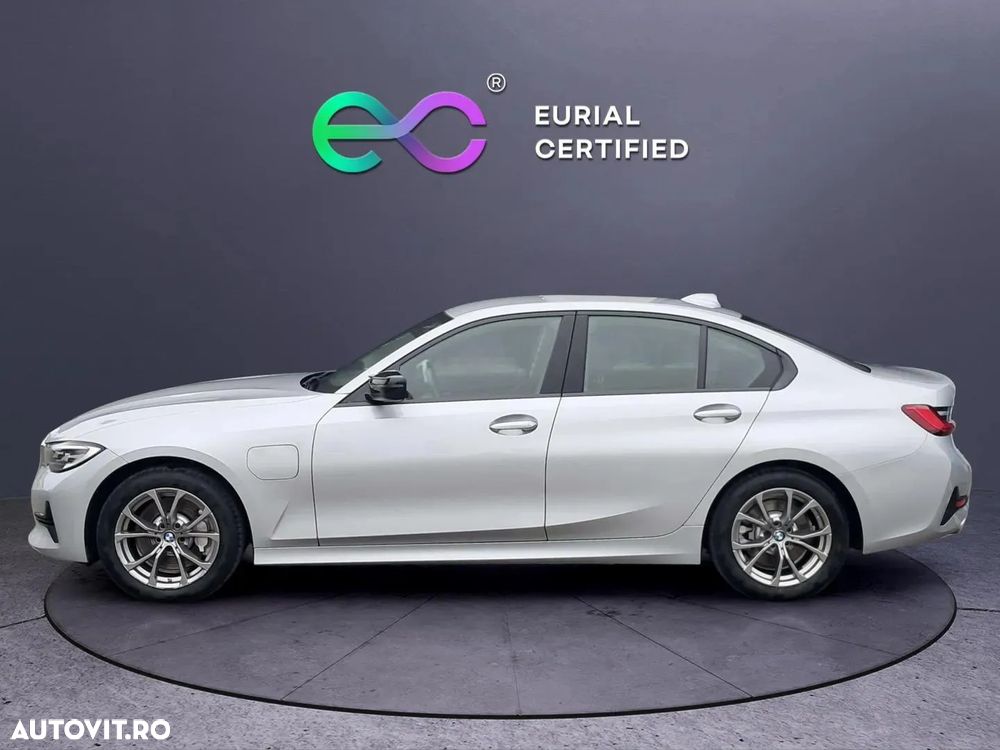 BMW Seria 3 330e Aut. Advantage - 13