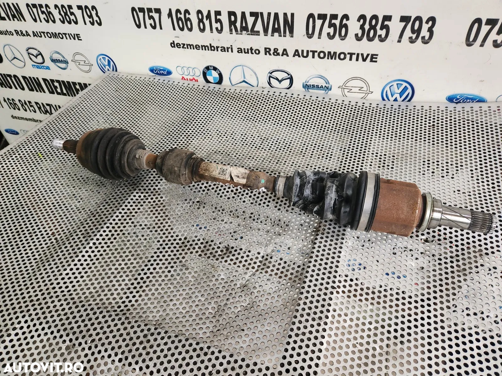 Planetara Stanga Dacia Sandero 1.0 Benzina TCE An 2016-2017-2018-2019-2020-2021-2022-2023 Noua Cu 4.500 Km Motor H4DF480 Cutie Manuala JT4004 6+1 Trepte - Dezmembrari Arad - 3