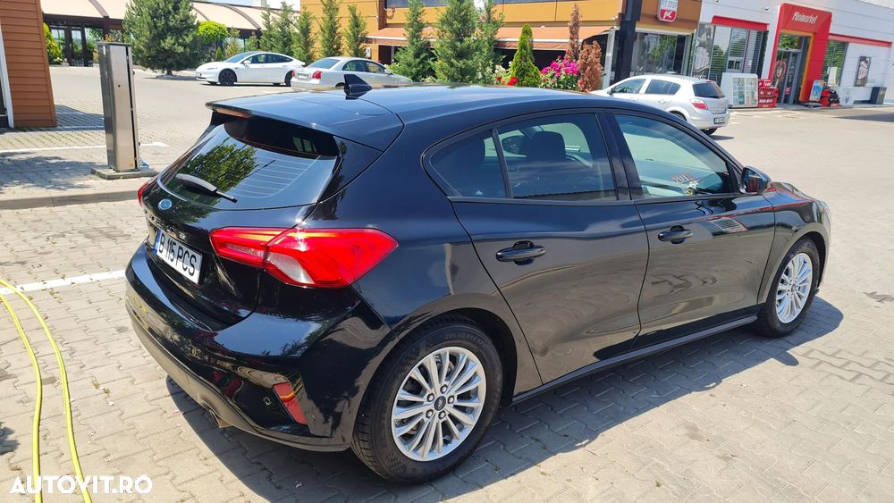 Ford Focus 1.5 TDCi Powershift Titanium - 4