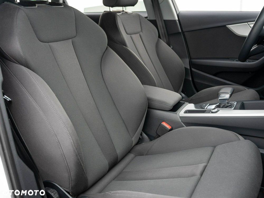 Audi A4 Avant 35 TFSI mHEV S tronic - 30