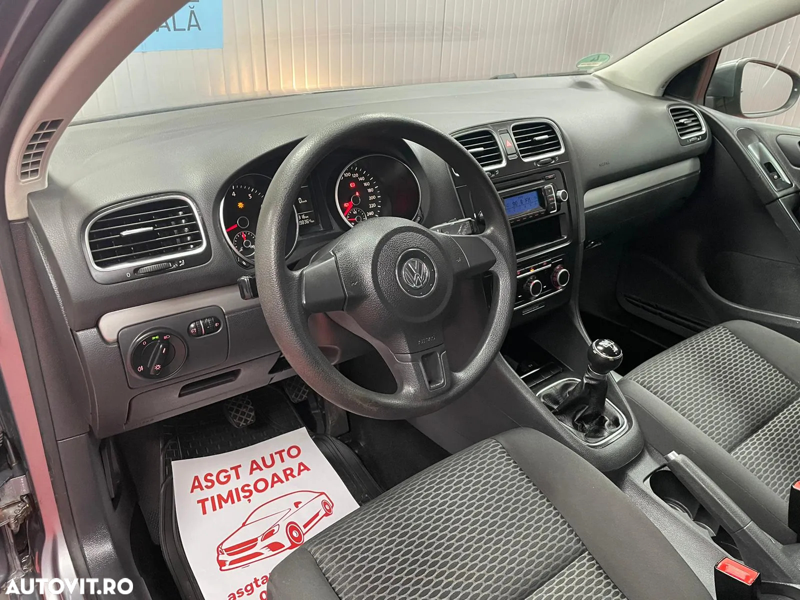 Volkswagen Golf - 9