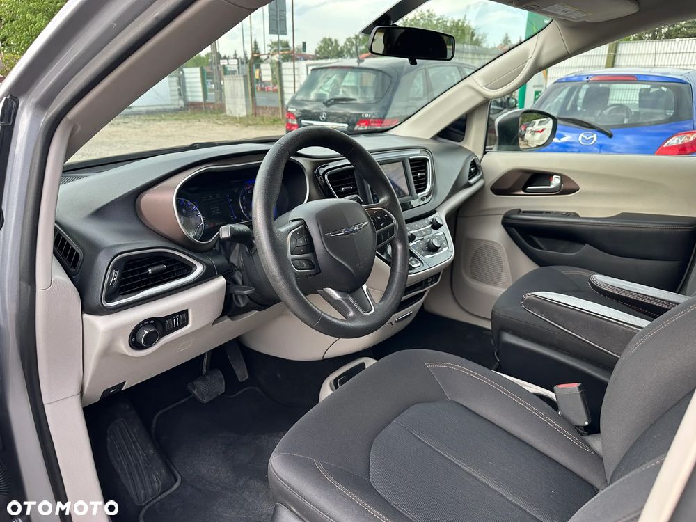 Chrysler Pacifica - 14