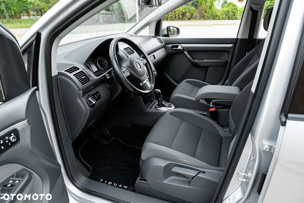 Volkswagen Touran 2.0 TDI DPF BlueMotion Technology DSG STYLE - 16