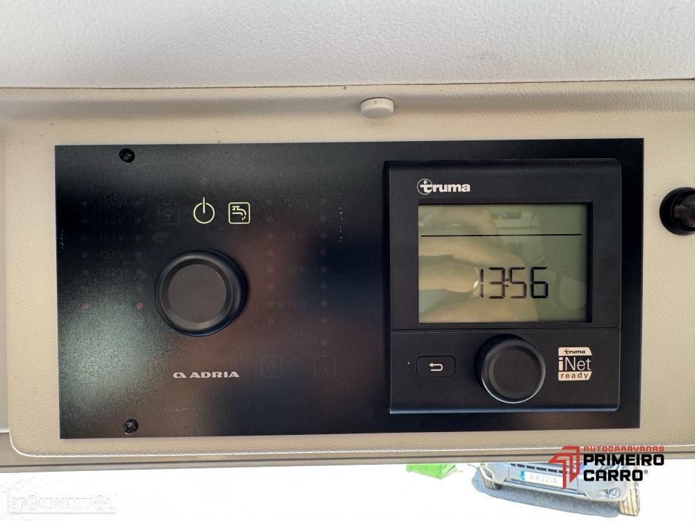 Adria Twin 600 SP cama transversal - 17
