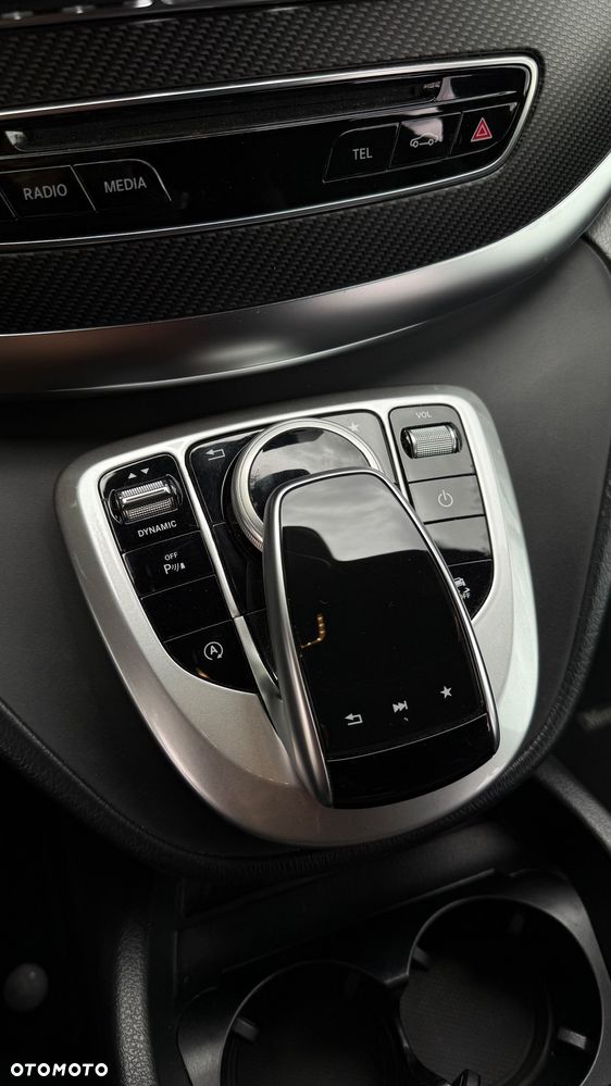 Mercedes-Benz Klasa V - 16