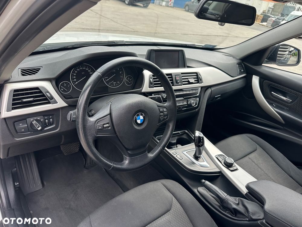 BMW Seria 3 318i GPF Advantage - 28