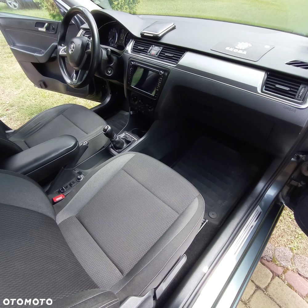 Skoda RAPID 1.2 Ambition - 8