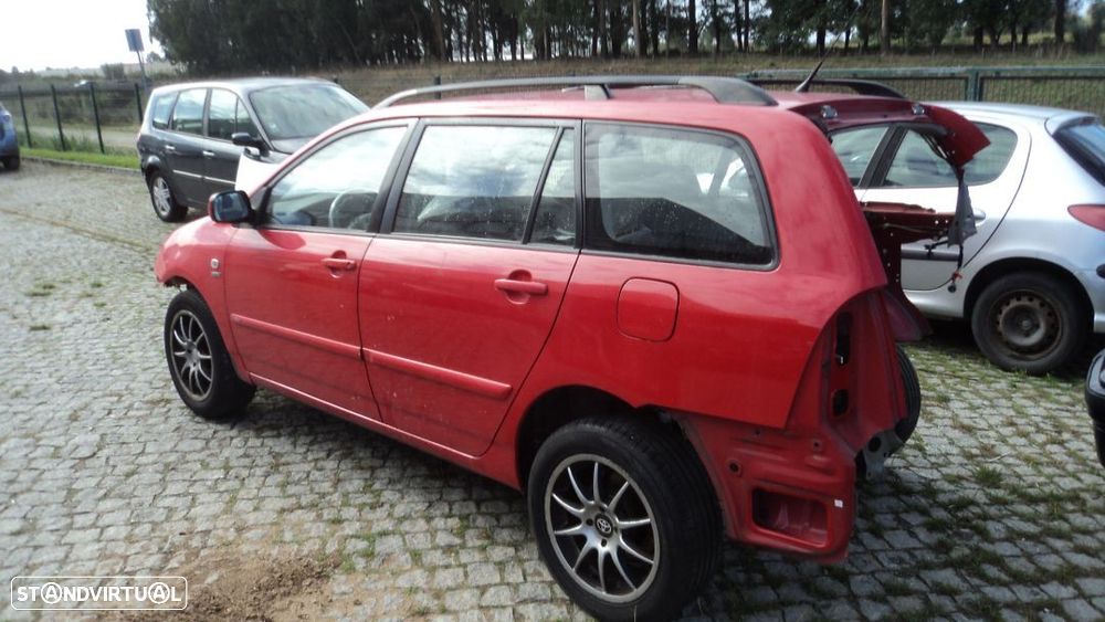 Toyota Corolla Combi 1.6i 2003 - Para Peças - 4
