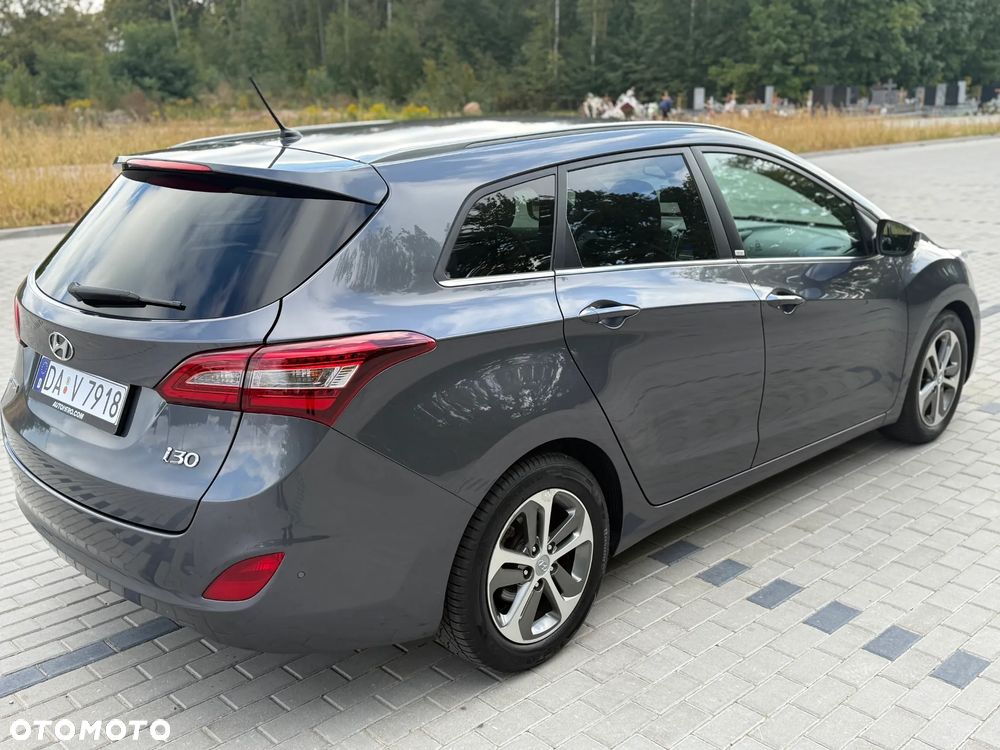 Hyundai i30 1.4 Passion - 17