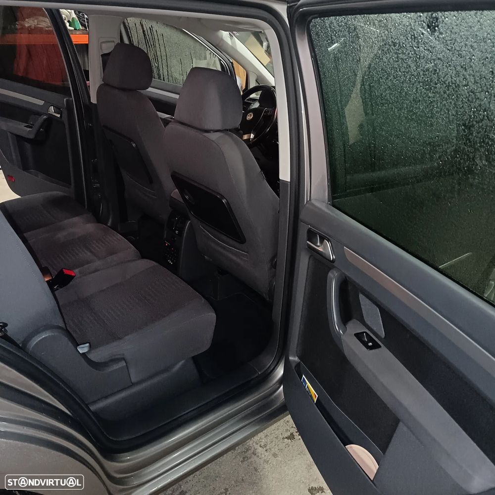 VW Touran 2.0 TDI DPF Highline - 12