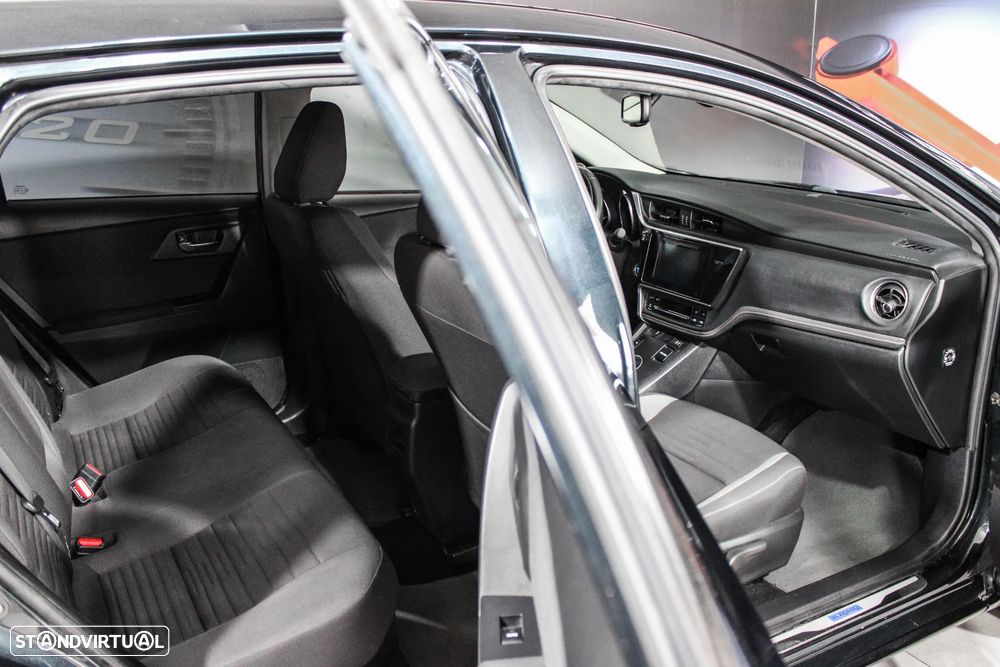 Toyota Auris 1.8 HSD Comfort +P.Techno+P.Sport - 14