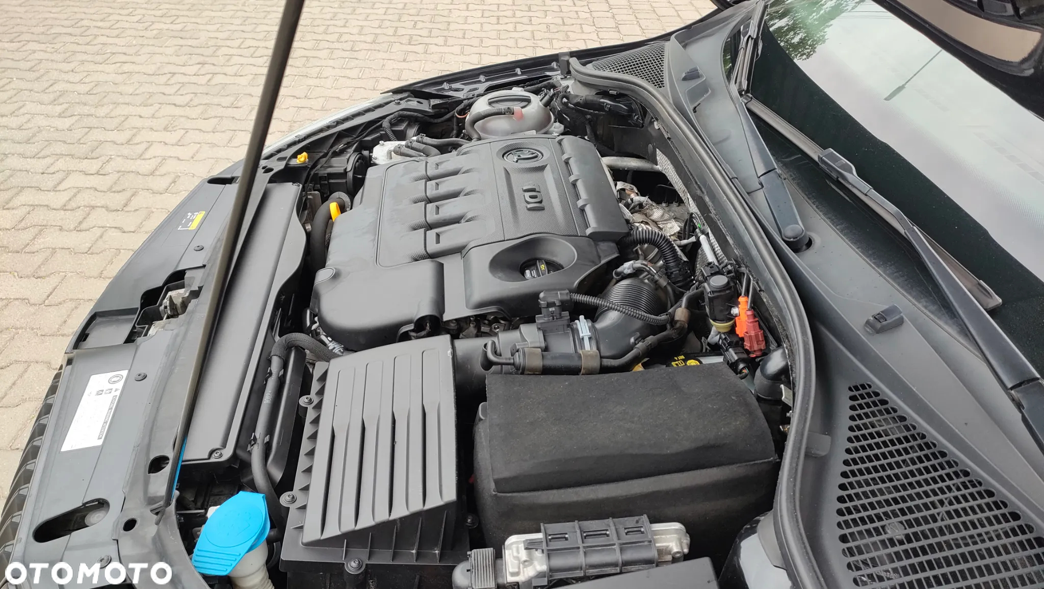 Skoda Octavia Combi 2.0 TDI RS - 20