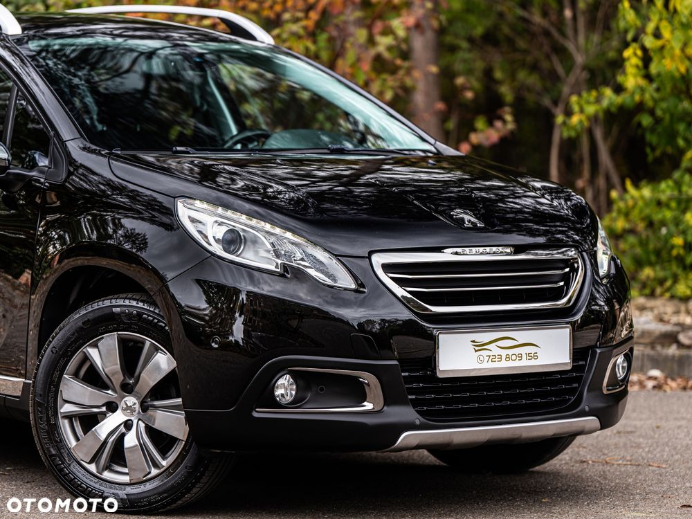Peugeot 2008 1.2 Pure Tech Allure S&S - 15