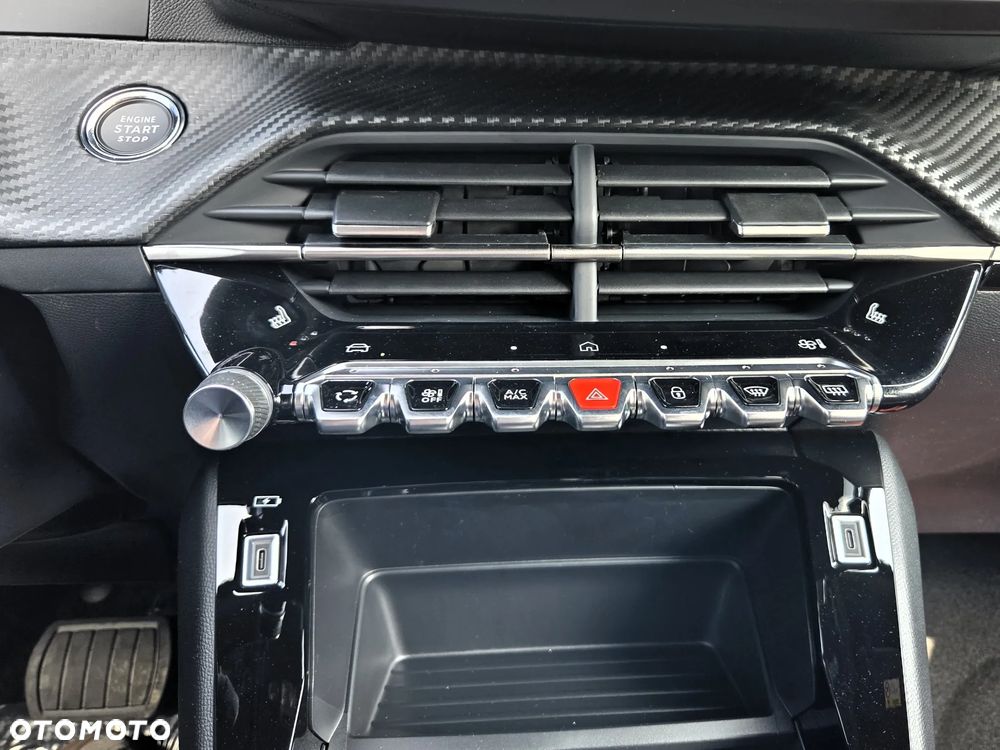 Peugeot 2008 PureTech mHEV Allure e-DCS6 - 22