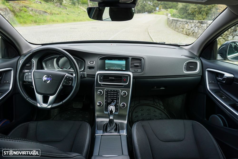 Volvo S60 2.0 D4 Momentum Geartronic - 21