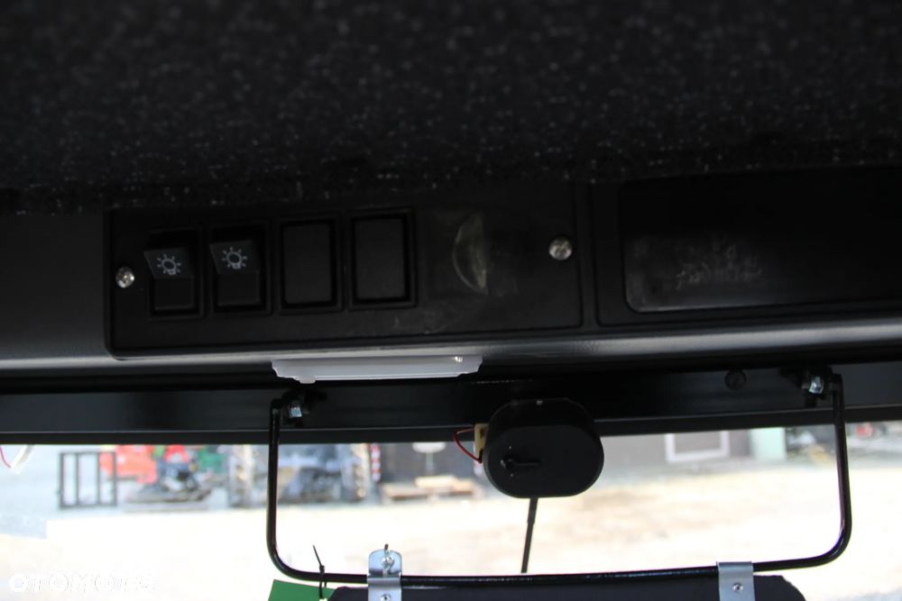 Kabina ciągnikowa kabiny C360 C-360 Naglak Elegant Ral 1003 z błotnikami - 7