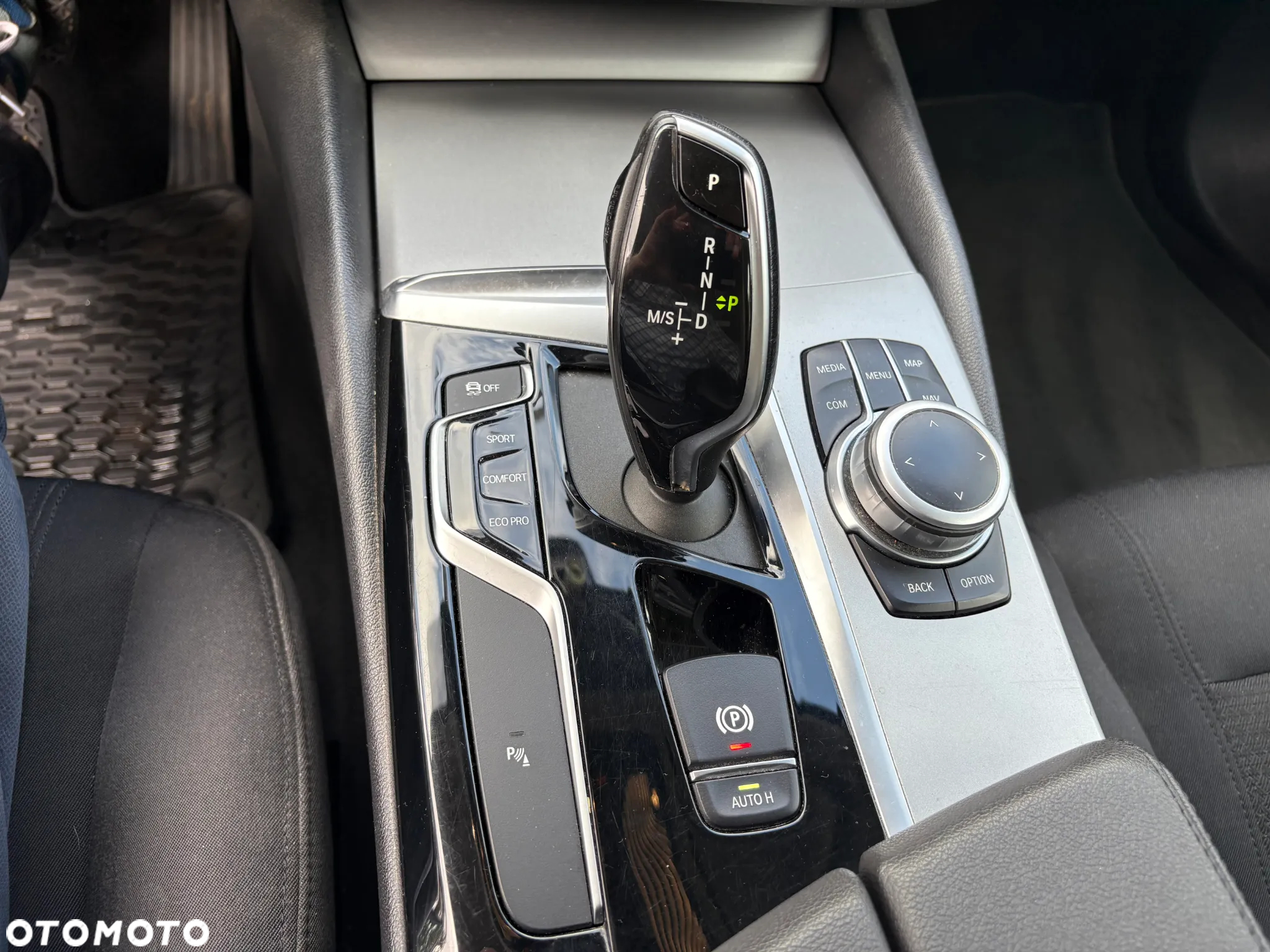 BMW Seria 5 520d Touring - 16