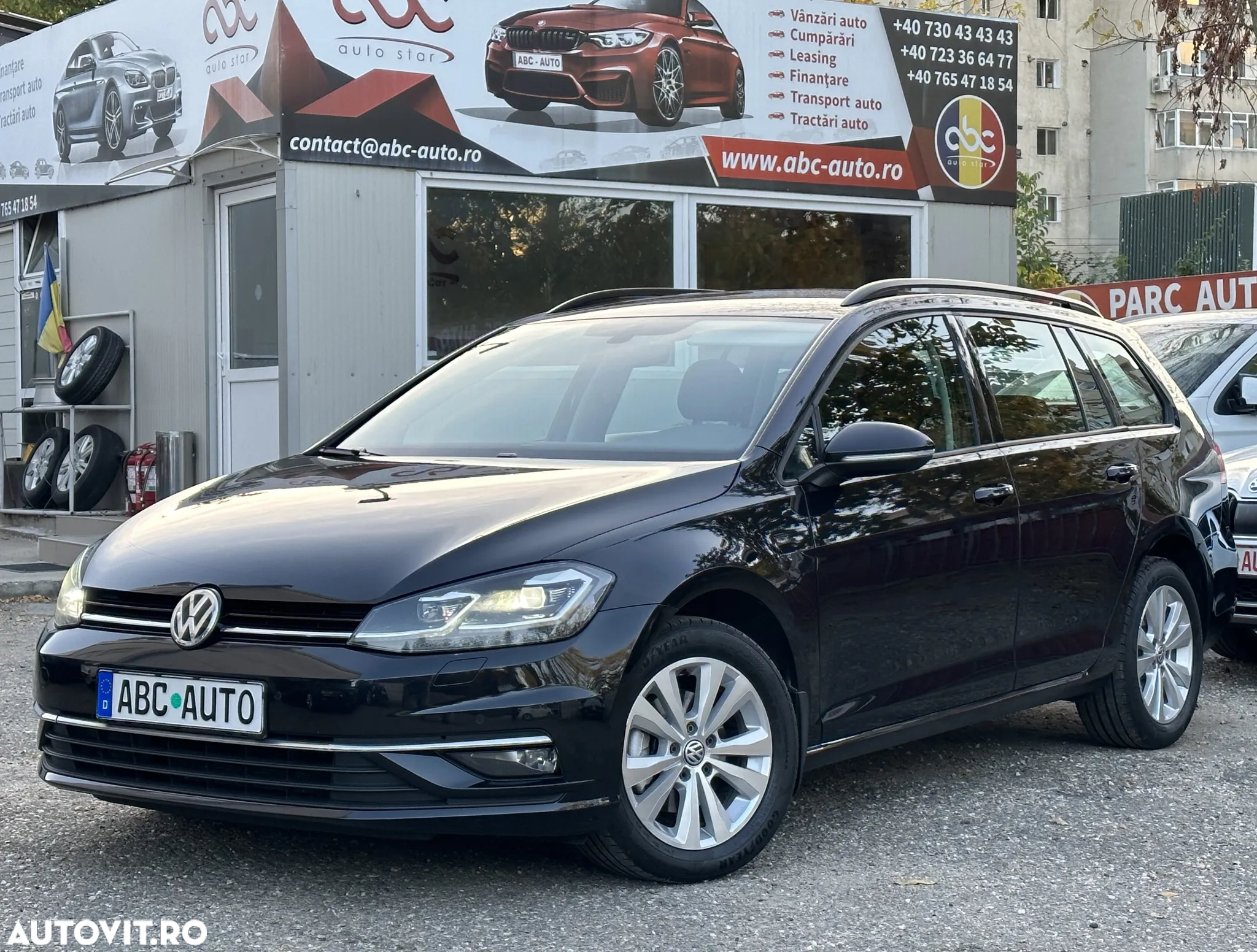 Volkswagen Golf - 2