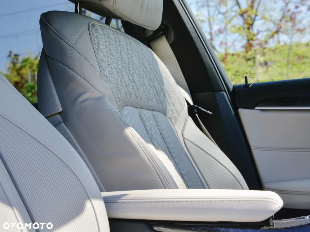 BMW Seria 5 540d xDrive mHEV M Sport sport - 3