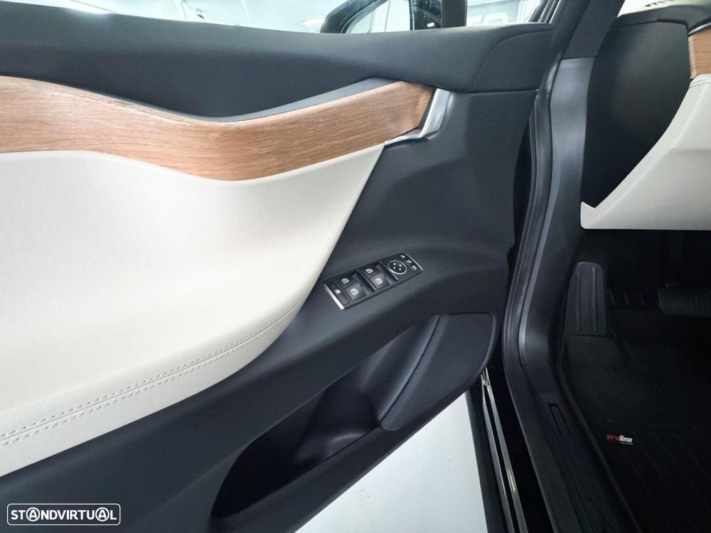 Tesla Model X 100 kWh Long Range AWD - 46