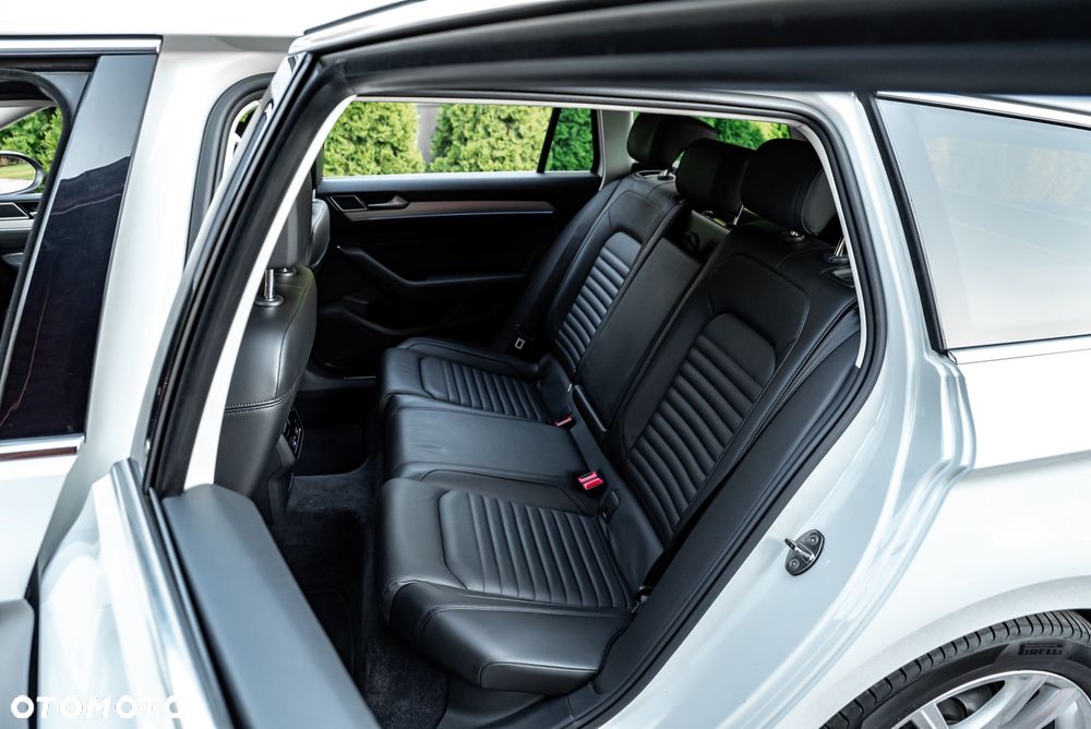 Volkswagen Passat Variant 2.0 TDI SCR 4Motion DSG Highline - 21