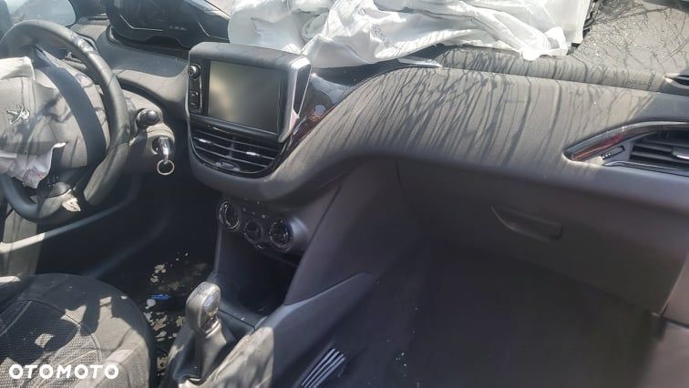 PEUGEOT 208 1,6 EHDI 92km rozrusznik - 9