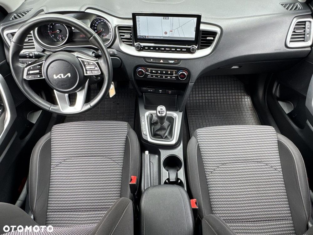 Kia Ceed 1.5 T-GDI M - 17