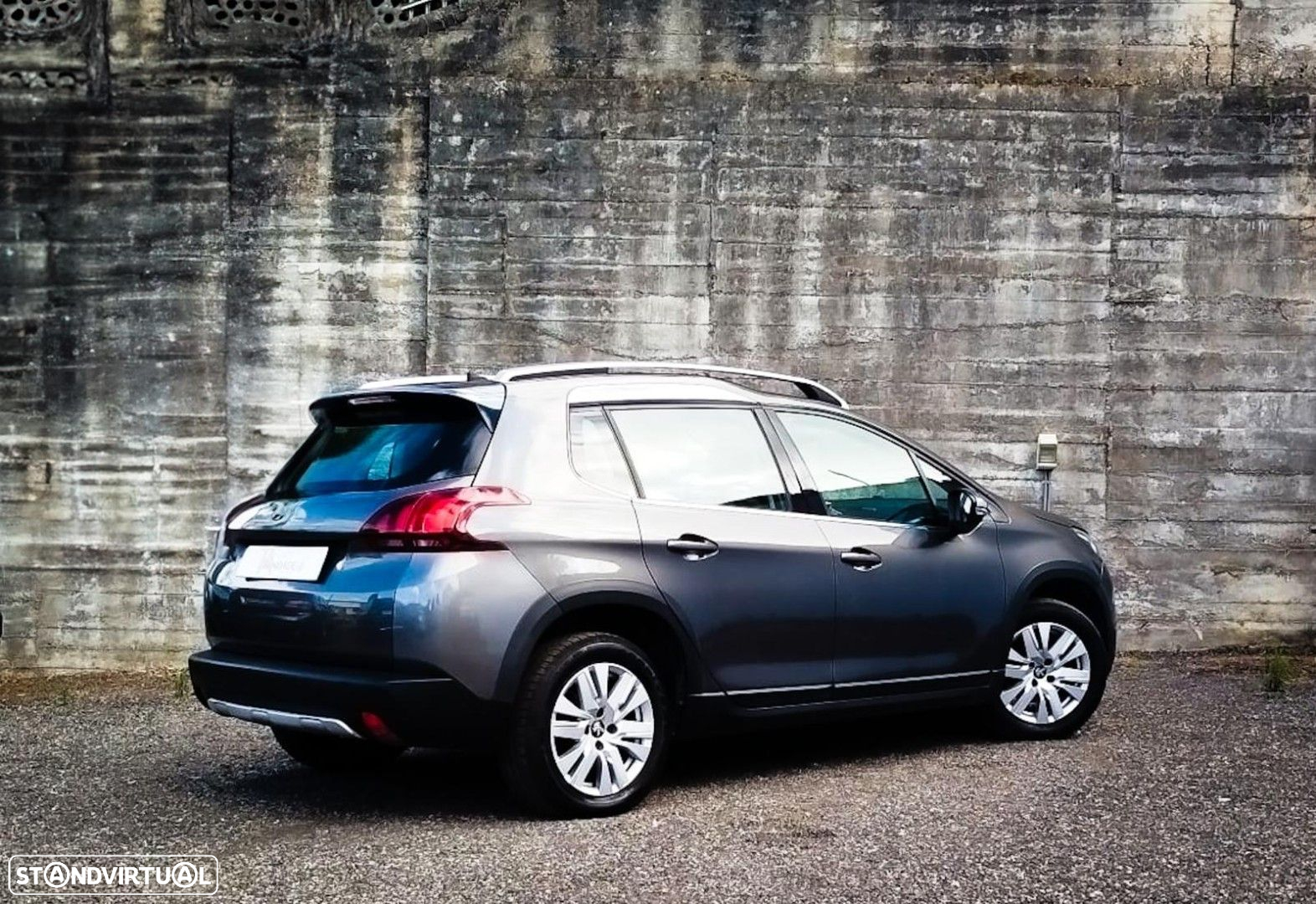 Peugeot 2008 1.2 PureTech Allure EAT6 - 19
