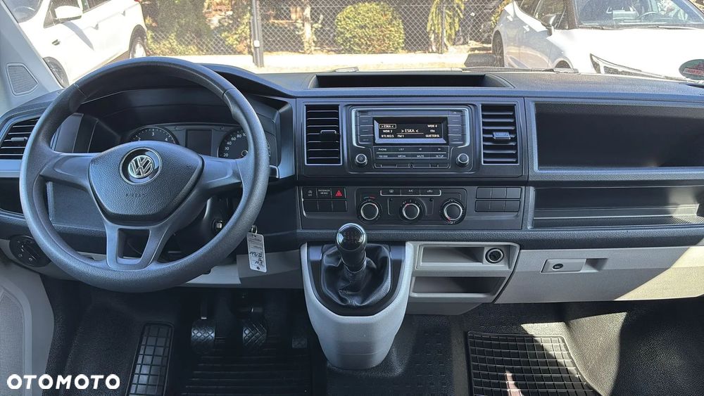 Volkswagen Transporter - 28