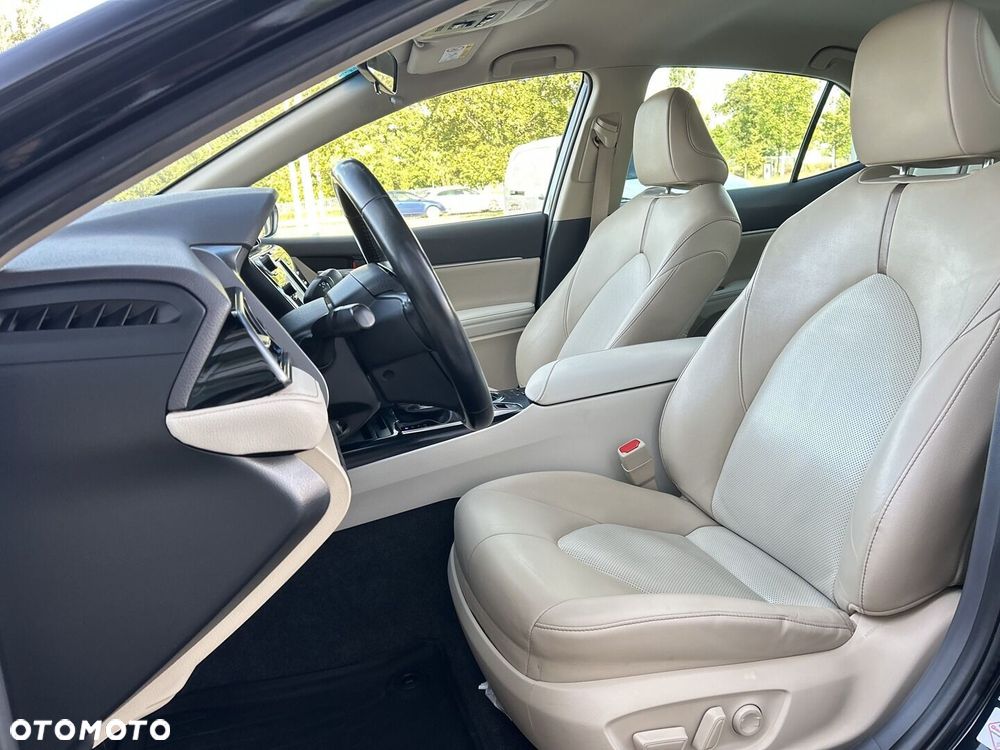 Toyota Camry 2.5 Hybrid Comfort CVT - 10
