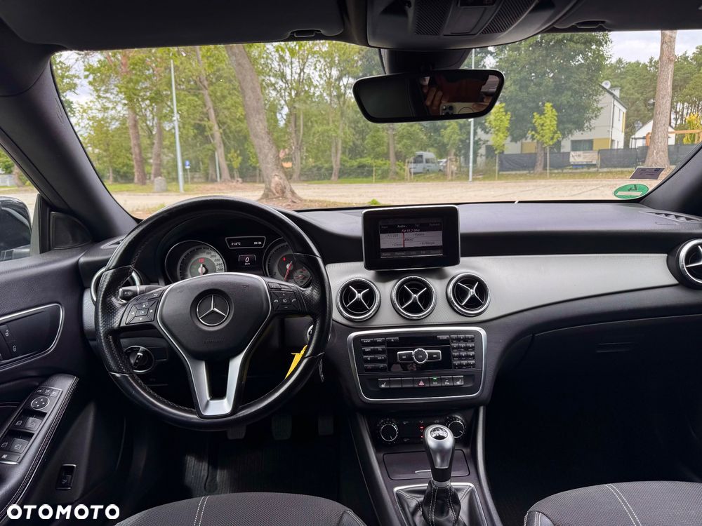 Mercedes-Benz CLA 200 AMG Line - 28