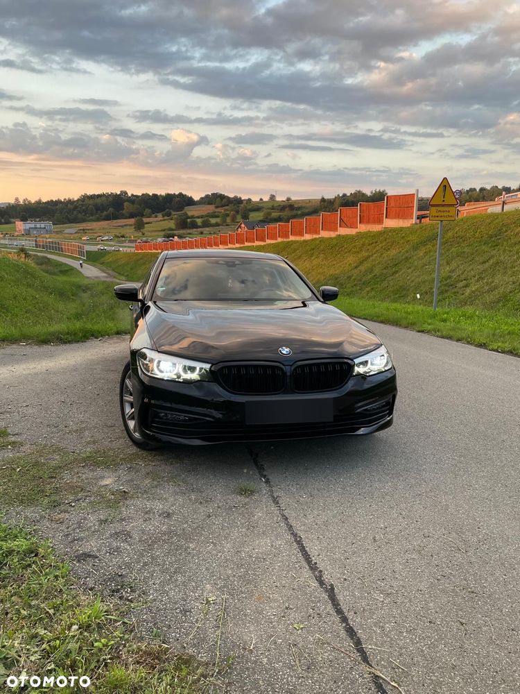 BMW Seria 5 520d xDrive - 4