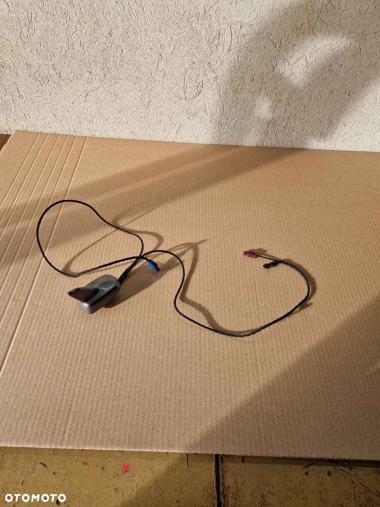 ANTENA DACHOWA AUDI Q7 lift 4L0035503L - 1