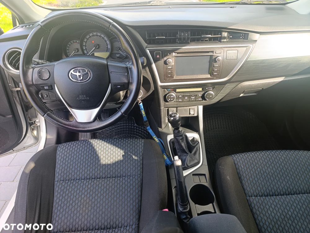 Toyota Auris 1.33 VVT-i Business Edition - 11