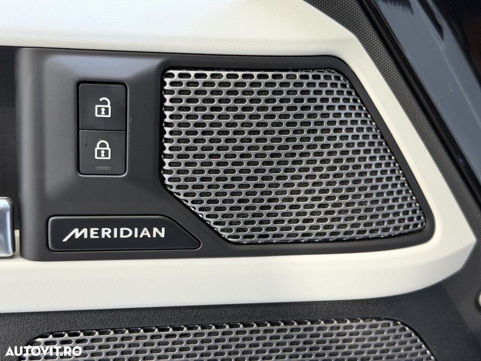 Land Rover Defender - 17