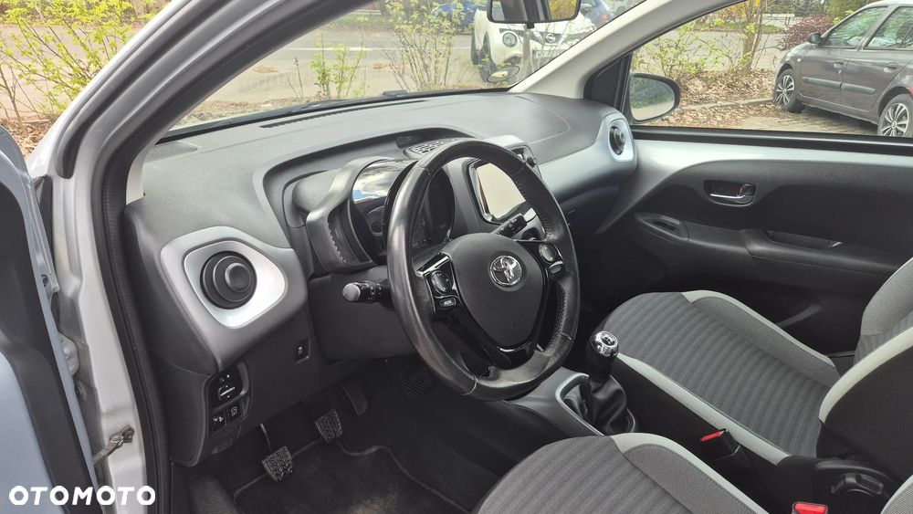 Toyota Aygo x-play - 12