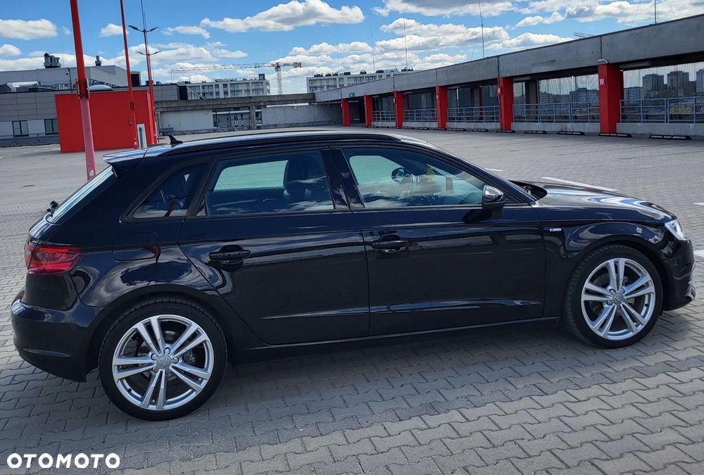Audi A3 Sportback 2.0 TDI S tronic S line Sportpaket - 4