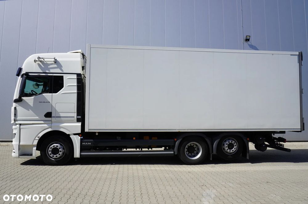 MAN TGX 26.470 6x2 / 80 tys km!! / 2023 / Chłodnia KRONE 18 EPAL / Thermoking T-1000 R Spectrum / Multitemperatura - 3