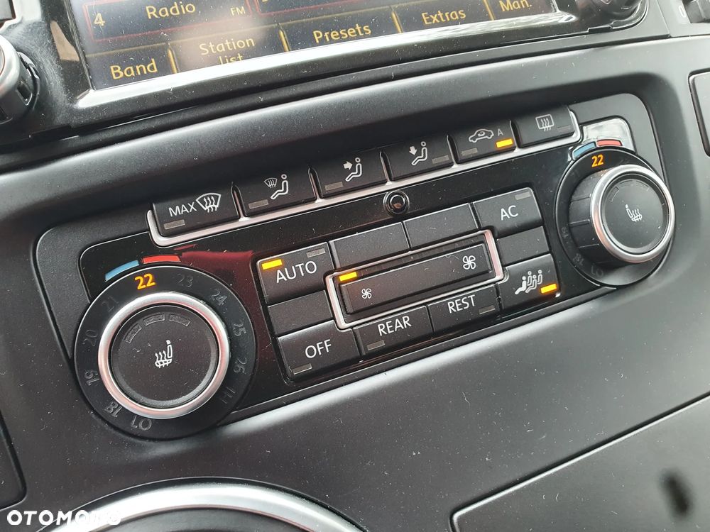 Volkswagen Multivan - 17