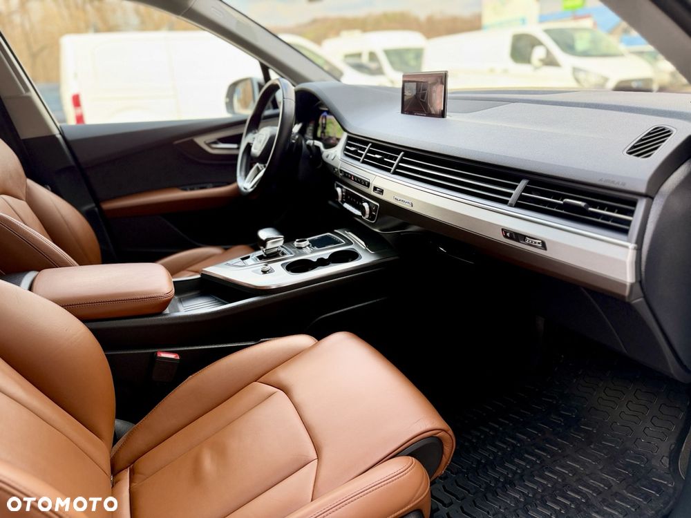 Audi Q7 - 32